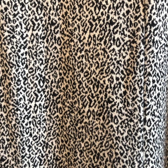 Cheetah print midi dress - Picture 2 of 5
